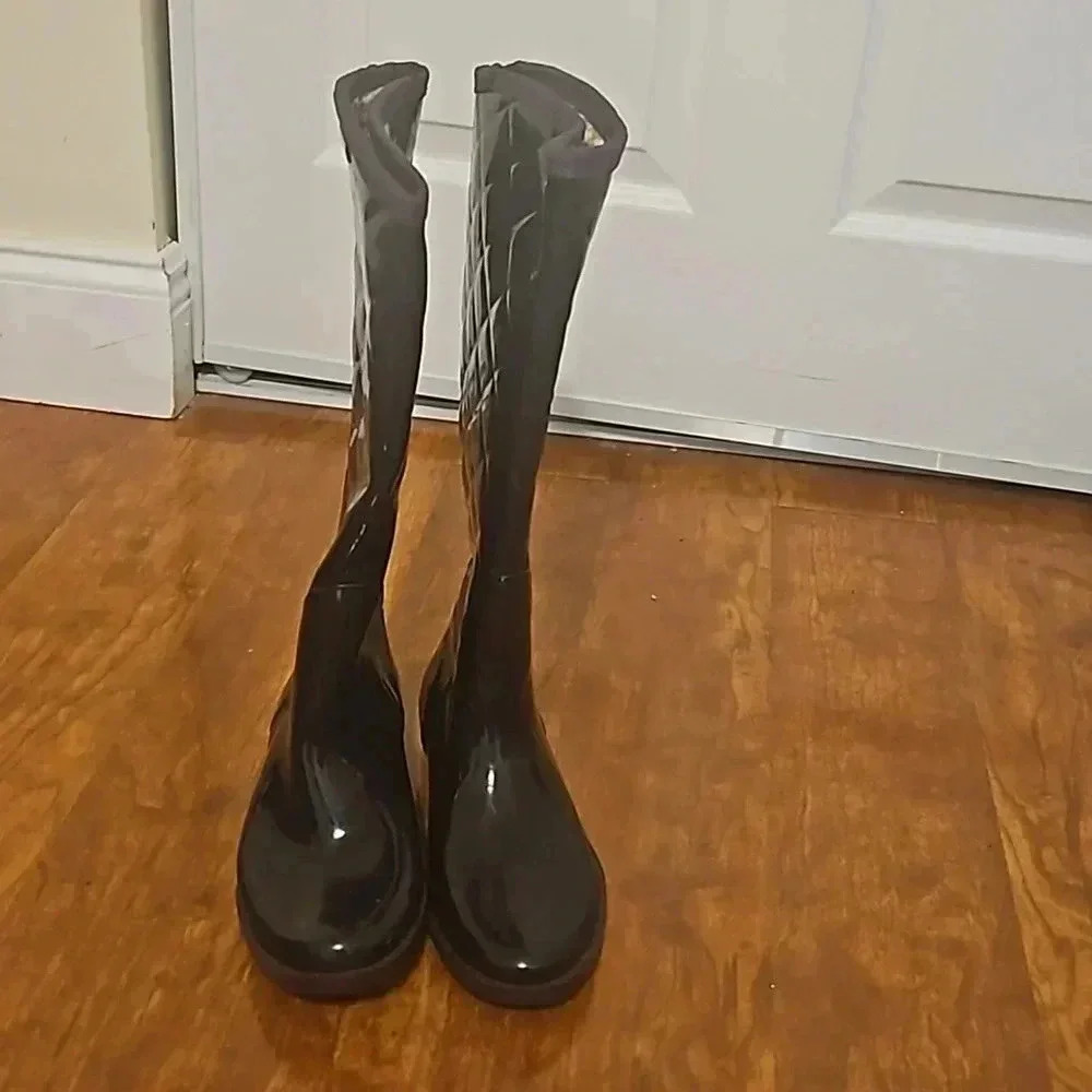 Tommy Hilfiger Tall Tufted Rain Boots - Picture 5 of 8